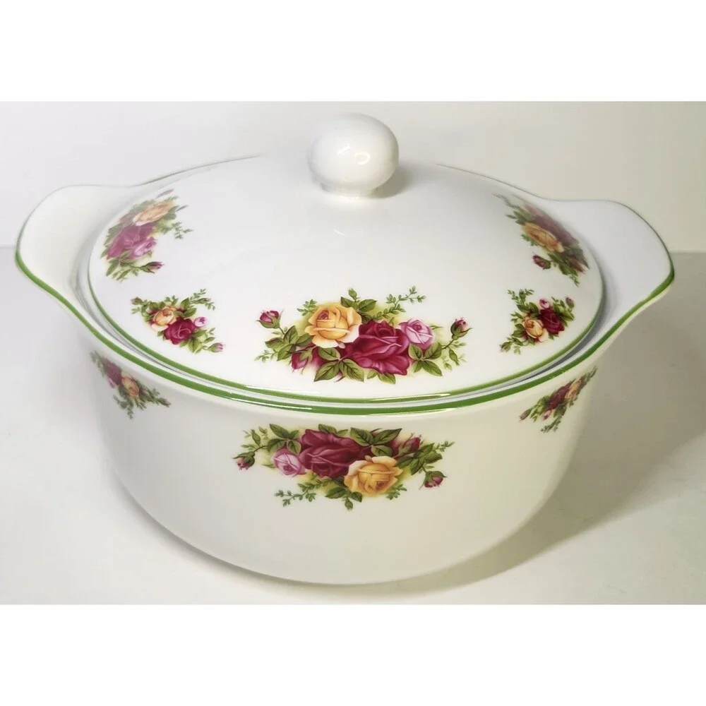 Royal Albert Old Country Roses Covered Casserole Dish Green Trim 2.5 Qt 10.5